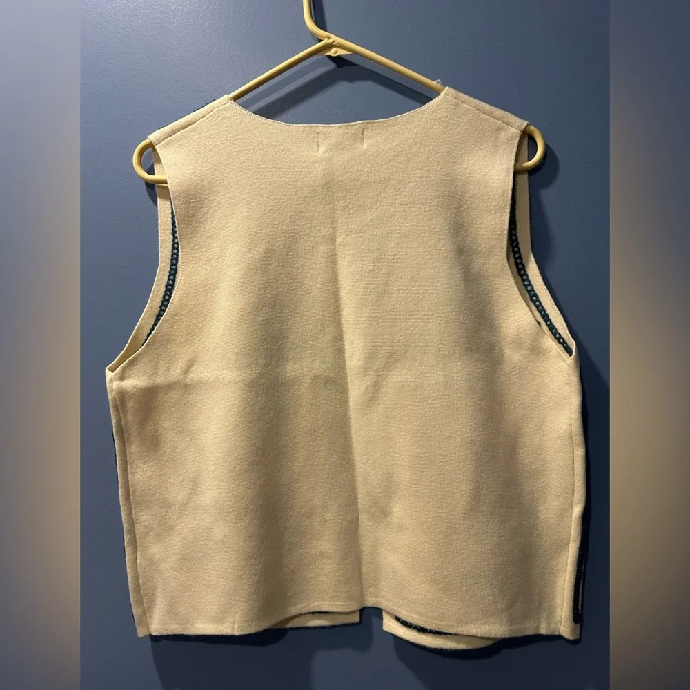 SO CUTE FOR SPRING! 🌻 DRIFTWOOD knit vest - Picture 2 of 6